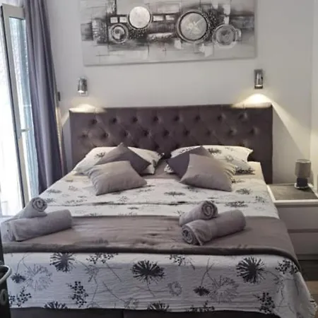 Diadora Apartman *
