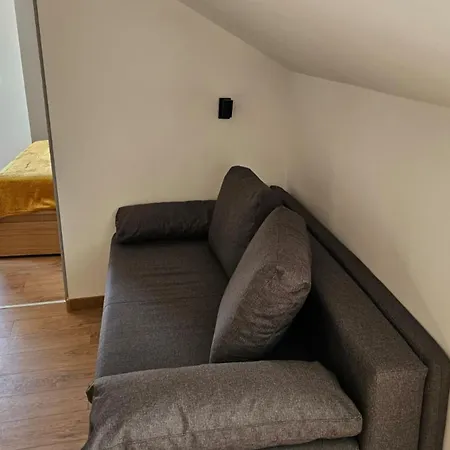 Diadora Apartman Vis